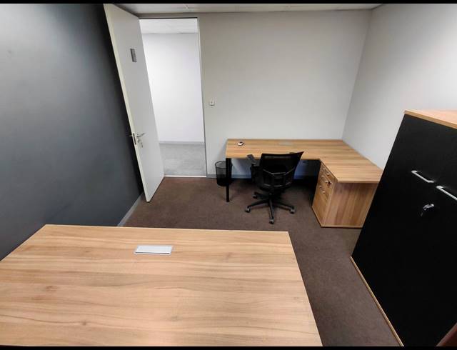 15M² OFFICE TO LET IN HURLINGHAM